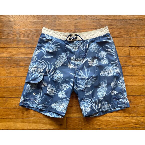 TOMMY BAHAMA Relax Blue/White Floral Cargo Swim Shorts sz M - Picture 1 of 12